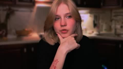 Snapshot of mirrameow chatting on November 9, 2025, 8:51 pm Mira online show from November 9, 2025, 8:51 pm