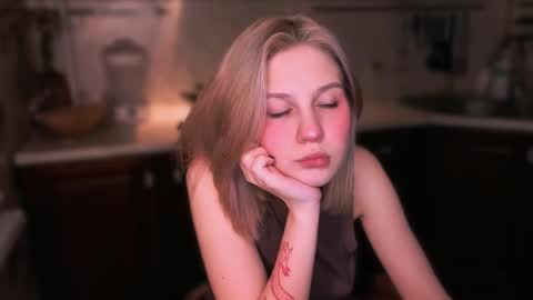 Snapshot of mirrameow chatting on November 27, 2025, 7:16 pm Mira online show from November 27, 2025, 7:16 pm