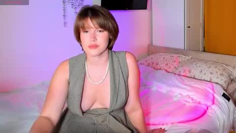 Shelley online show from September 13, 2025, 6:40 pm