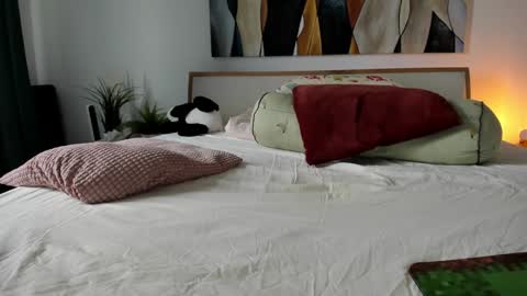 Snapshot of mis_eva chatting on September 12, 2025, 6:24 am Eva online show from September 12, 2025, 6:24 am