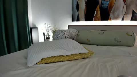 Snapshot of mis_eva chatting on April 27, 2026, 7:34 pm Eva online show from April 27, 2026, 7:34 pm