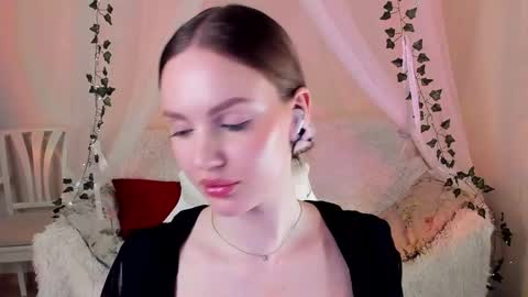 Snapshot of mish_ka3 chatting on November 13, 2025, 6:51 pm Misha online show from November 13, 2025, 6:51 pm