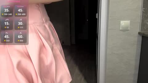 Molly online show from April 17, 2026, 8:23 pm