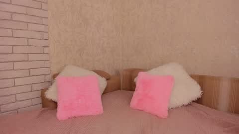 mishapallmer online show from April 4, 2026, 4:33 am