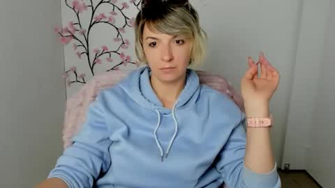 Snapshot of mishelle_blondie chatting on May 11, 2026, 4:59 pm Mishelle online show from May 11, 2026, 4:59 pm