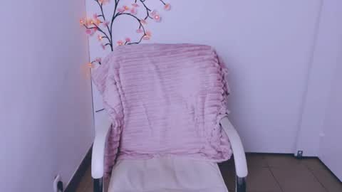 Mishelle online show from August 6, 2026, 5:48 pm