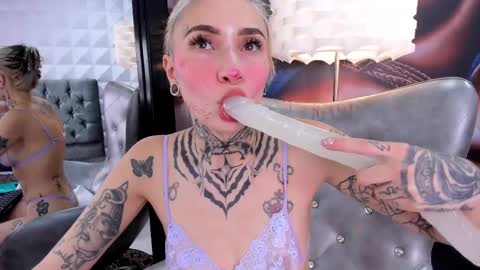 miss___angel online show from February 25, 2025, 5:58 pm