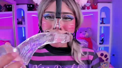 Megan online show from May 8, 2026, 9:53 pm