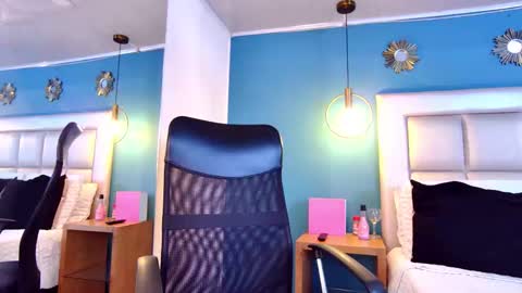 Snapshot of miss__ary_ chatting on September 17, 2025, 12:18 pm miss__ary_ online show from September 17, 2025, 12:18 pm