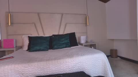 miss__ary_ online show from May 28, 2026, 11:51 am