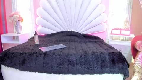 miss__star_ online show from May 11, 2026, 4:04 pm