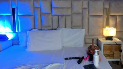 Miss Abigail  online show from April 24, 2026, 1:13 pm