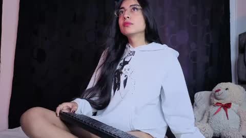 Snapshot of miss_angel0 chatting on May 31, 2026, 10:44 am miss_angel0 online show from May 31, 2026, 10:44 am