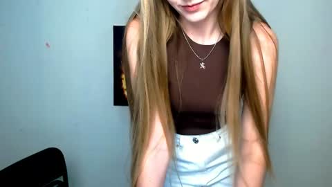 Angelina online show from June 12, 2026, 6:23 am