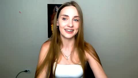 Angelina online show from June 15, 2026, 5:53 am