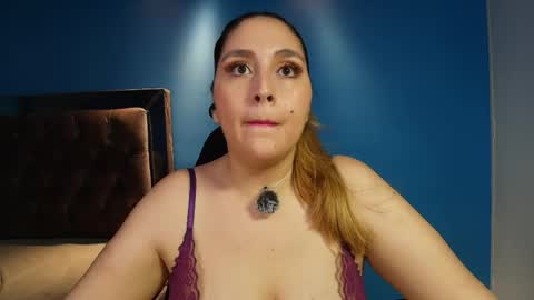 Anny online show from April 26, 2026, 2:42 am