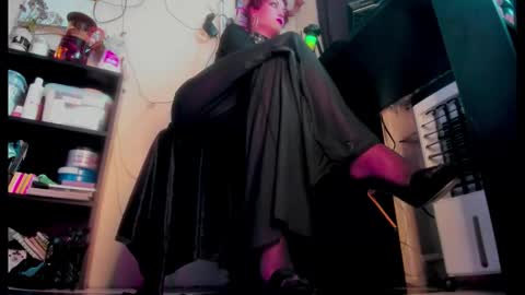 Snapshot of miss_asmodeus chatting on September 18, 2025, 9:55 am missAsmodeus online show from September 18, 2025, 9:55 am