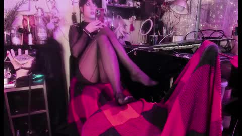 Snapshot of miss_asmodeus chatting on October 14, 2025, 8:42 pm missAsmodeus online show from October 14, 2025, 8:42 pm