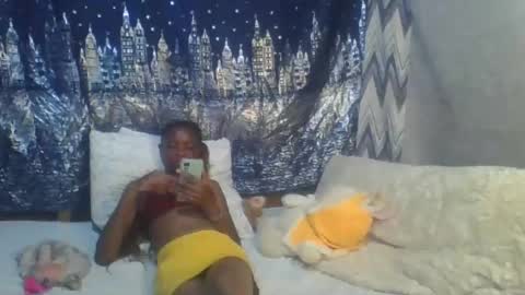 miss_belllo online show from February 7, 2025, 7:07 am