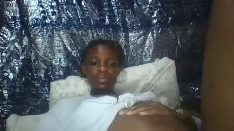 miss_belllo online show from February 11, 2025, 4:02 pm