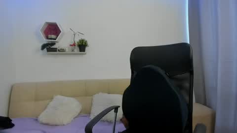 Snapshot of miss_charlotte05 chatting on June 16, 2026, 7:27 pm Charlotte online show from June 16, 2026, 7:27 pm