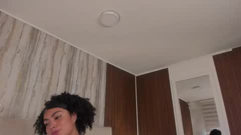 CANDELA CASTRO  online show from March 19, 2026, 12:31 pm