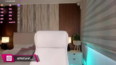 CANDELA CASTRO  online show from April 30, 2026, 12:44 pm