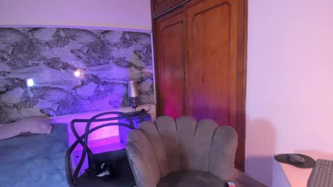 miss_emilystar online show from June 26, 2026, 12:09 pm