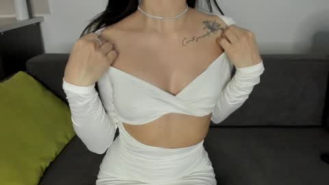 Snapshot of miss_emilyy chatting on December 25, 2024, 4:43 pm Emily online show from December 25, 2024, 4:43 pm