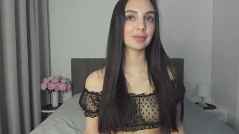 Snapshot of miss_emilyy chatting on February 8, 2025, 6:44 pm Emily online show from February 8, 2025, 6:44 pm