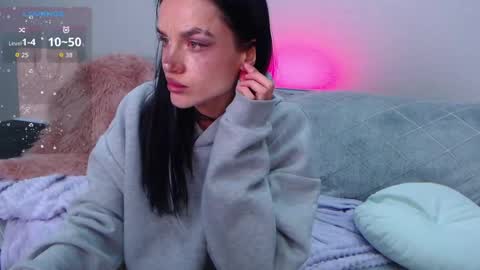 Snapshot of miss_heaty chatting on May 18, 2026, 12:40 am Keira online show from May 18, 2026, 12:40 am