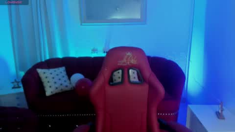 Isabella online show from March 10, 2025, 8:01 pm