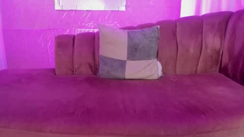 Isabella online show from October 10, 2025, 12:42 am