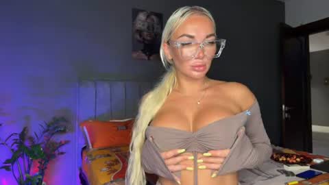 Snapshot of miss_jessica_x chatting on June 19, 2026, 6:34 pm Jess online show from June 19, 2026, 6:34 pm
