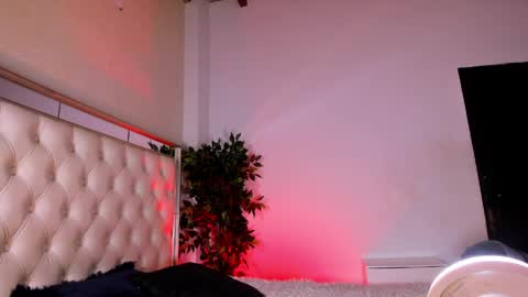 miss_khalifadoll online show from June 3, 2026, 3:31 am