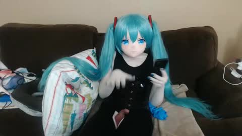 Snapshot of miss_kigu_miku chatting on December 12, 2024, 11:58 pm Miku online show from December 12, 2024, 11:58 pm