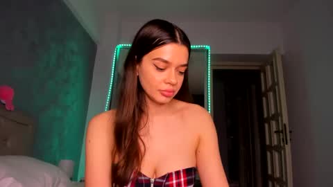 miss_medyson online show from February 8, 2025, 7:38 pm