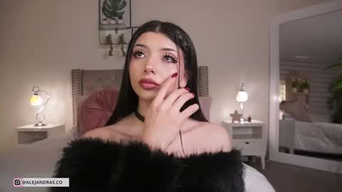 Snapshot of miss_meii chatting on February 19, 2026, 12:28 am Alejandra online show from February 19, 2026, 12:28 am