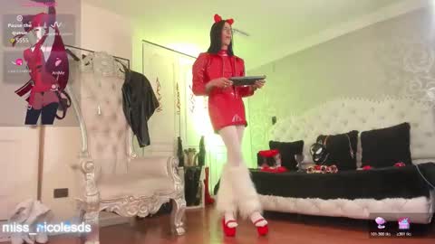 Snapshot of miss_nicolesds chatting on May 25, 2026, 12:55 pm Miss Nicole online show from May 25, 2026, 12:55 pm