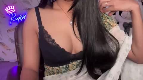 Snapshot of miss_queen99 chatting on January 10, 2026, 7:21 am miss_queen99 online show from January 10, 2026, 7:21 am