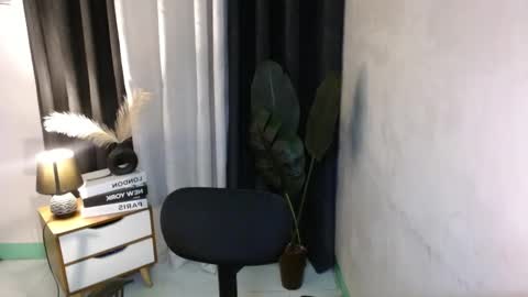 Im your hot Rose online show from November 19, 2025, 1:16 am