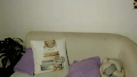 Sophie online show from June 6, 2026, 5:45 am