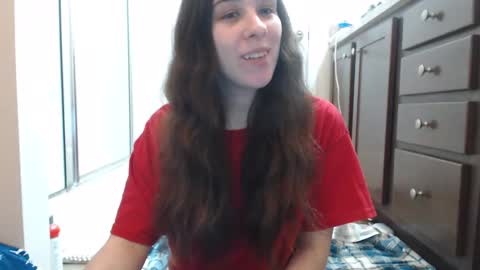 Snapshot of miss_sunshine01 chatting on January 1, 2025, 2:41 am Bella online show from January 1, 2025, 2:41 am