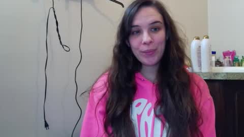 Snapshot of miss_sunshine01 chatting on November 30, 2025, 3:10 am Bella online show from November 30, 2025, 3:10 am