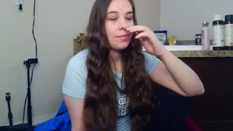 Snapshot of miss_sunshine01 chatting on May 31, 2026, 7:15 pm Bella online show from May 31, 2026, 7:15 pm