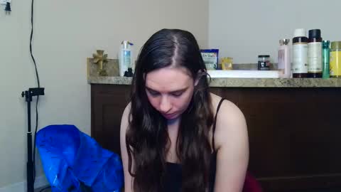 Snapshot of miss_sunshine01 chatting on June 4, 2026, 2:39 am Bella online show from June 4, 2026, 2:39 am