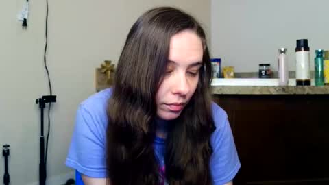 Snapshot of miss_sunshine01 chatting on June 5, 2026, 3:02 am Bella online show from June 5, 2026, 3:02 am