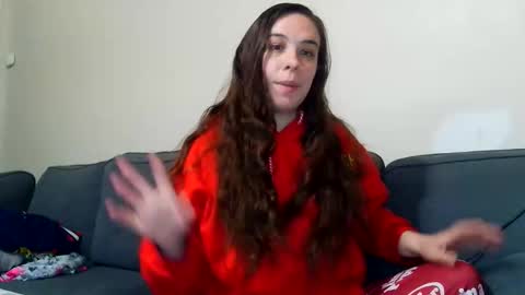 Snapshot of miss_sunshine01 chatting on June 8, 2026, 3:23 pm Bella online show from June 8, 2026, 3:23 pm