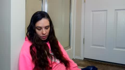 Snapshot of miss_sunshine01 chatting on June 9, 2026, 11:38 pm Bella online show from June 9, 2026, 11:38 pm