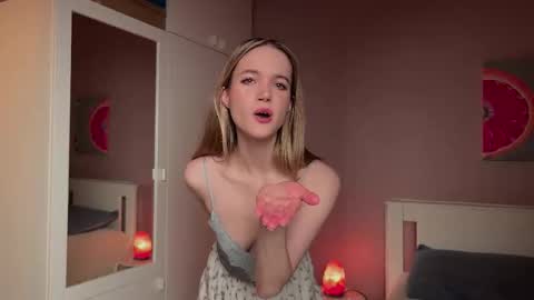 Emily online show from December 16, 2025, 8:14 pm